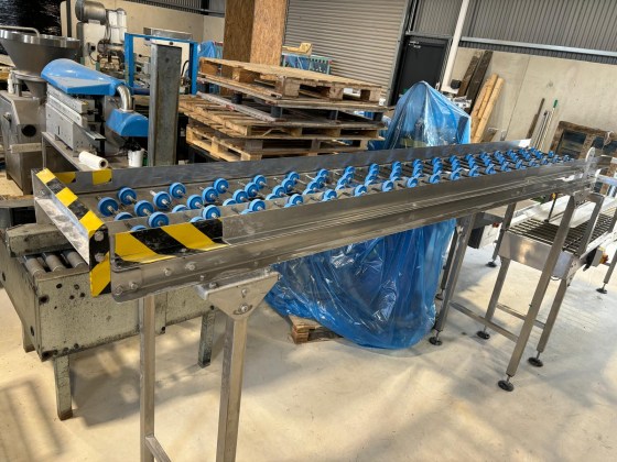 High level gravity roller conveyor Pic 01